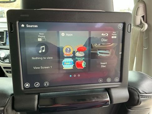 Used 2018 Chrysler Pacifica Limited w/ Tire & Wheel Group image 19