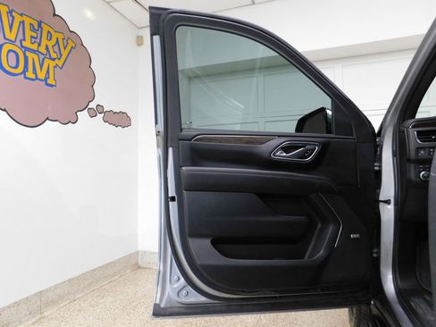 Used 2024 Chevrolet Tahoe Premier w/ Premium Package image 23