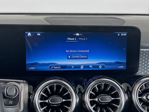 Used 2025 Mercedes-Benz GLB 250 4MATIC image 22