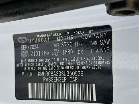 Used 2025 Hyundai Venue SEL FWD image 12