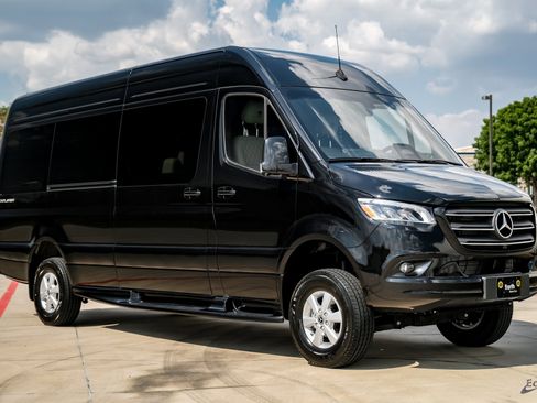 Used 2025 Mercedes-Benz Sprinter 2500 image 18