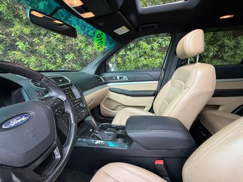 Used 2016 Ford Explorer XLT w/ Equipment Group 202A FWD image 33