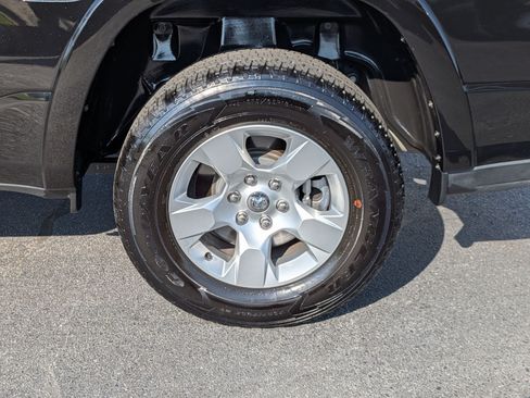 Used 2025 RAM 1500 Big Horn AWD/4WD image 9
