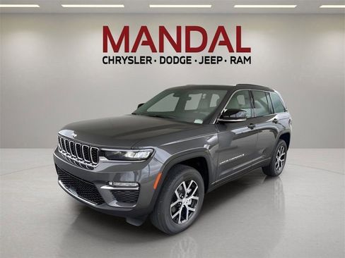 Used 2025 Jeep Grand Cherokee Limited image 2