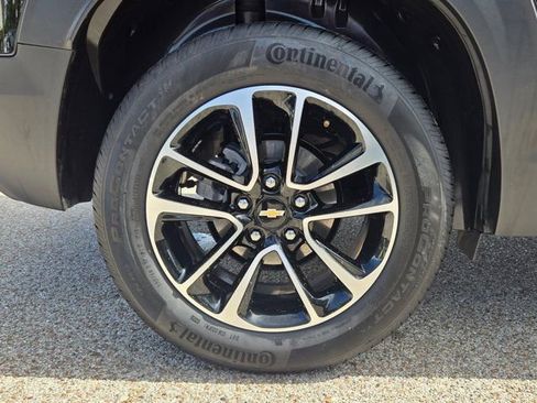 Used 2025 Chevrolet TrailBlazer LT AWD/4WD image 32