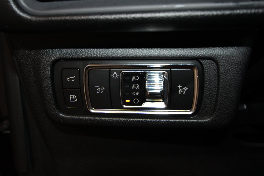 Used 2025 Lincoln Corsair Grand Touring AWD/4WD image 9