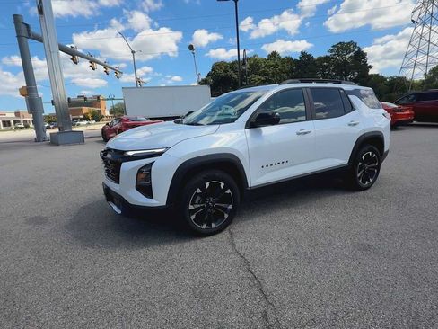 Used 2025 Chevrolet Equinox RS w/ Safety and Technology Package AWD/4WD image 4