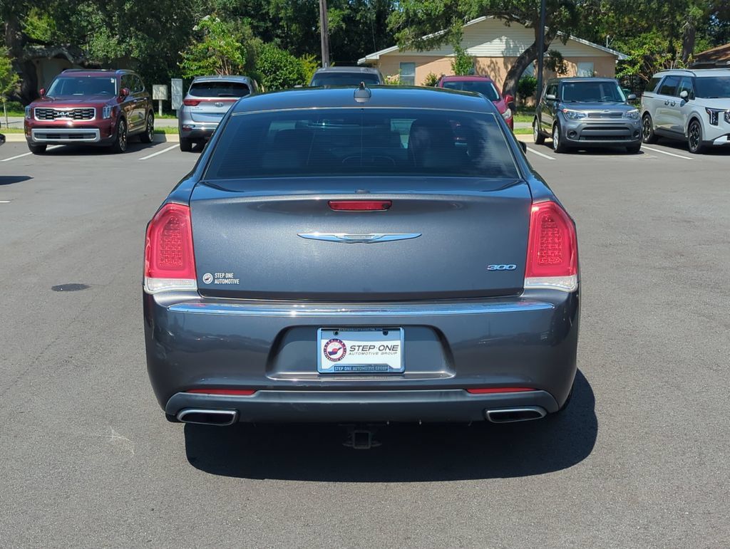 Used 2015 Chrysler 300 Limited RWD image 6