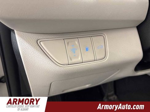 Used 2024 Genesis G70 2.5T image 12