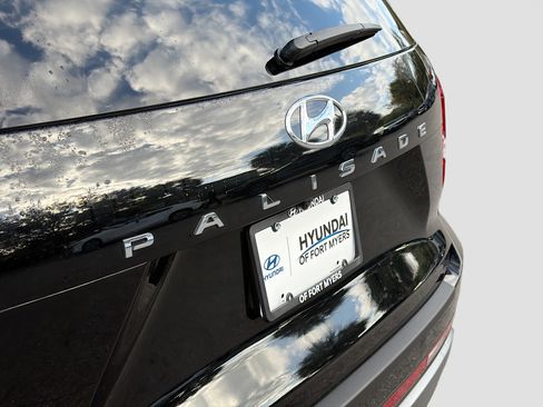 Used 2024 Hyundai Palisade SEL image 11