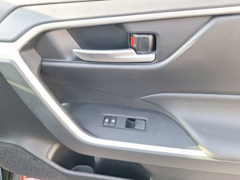 Used 2021 Toyota RAV4 XLE image 35