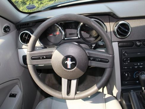 Used 2007 Ford Mustang Premium RWD image 16