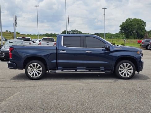 Used 2021 Chevrolet Silverado 1500 High Country w/ Technology Package AWD/4WD image 9