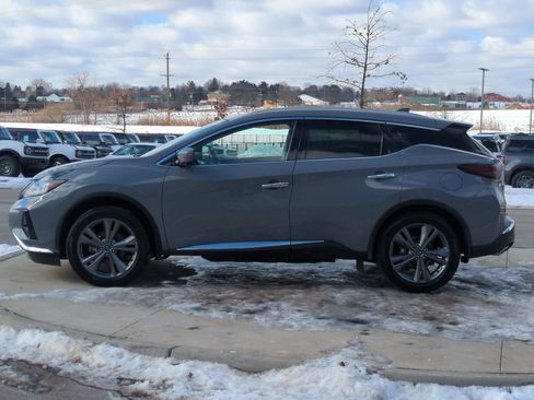 Used 2023 Nissan Murano Platinum image 3