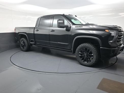 New 2026 Chevrolet Silverado 2500 High Country w/ High Country Premium Package AWD/4WD image 7