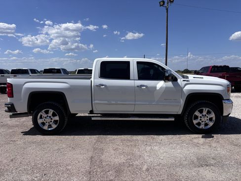 Used 2018 GMC Sierra 2500 SLT w/ Duramax Plus Package AWD/4WD image 7