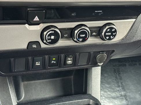 Certified 2018 Toyota Tacoma SR5 image 24