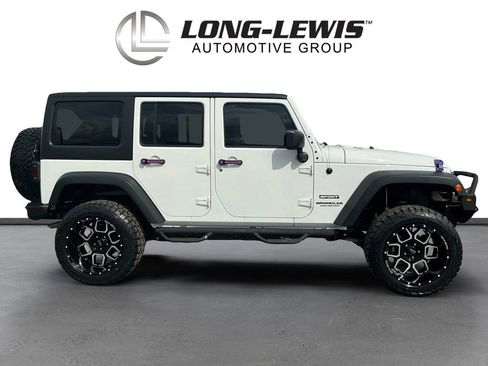 Used 2017 Jeep Wrangler Unlimited Sport w/ Connectivity Group image 8