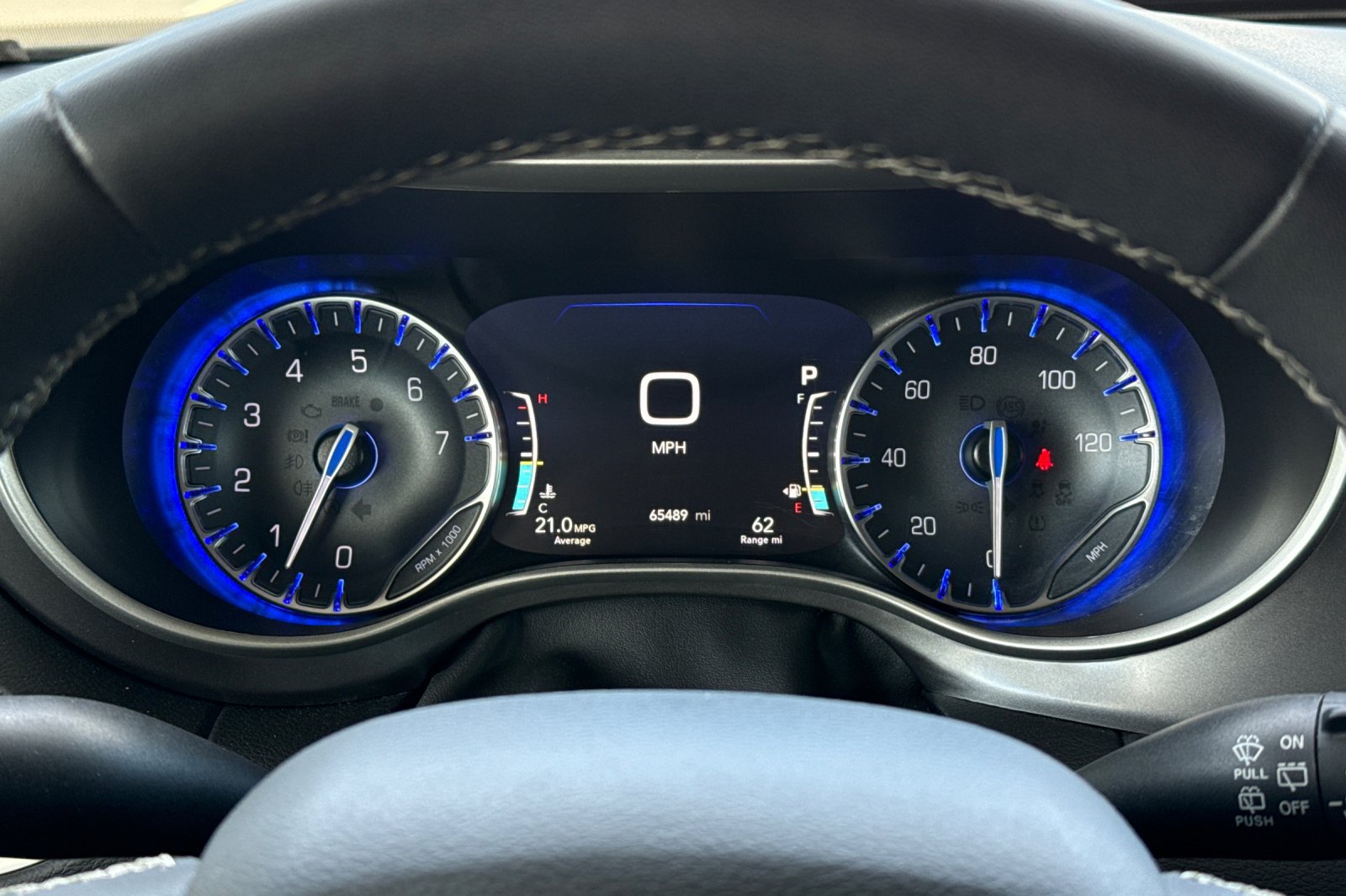 Used 2023 Chrysler Pacifica Touring-L FWD image 37