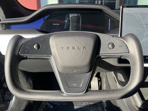 Used 2021 Tesla Model S Plaid image 23