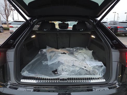 New 2026 Audi Q8 Premium Plus image 9