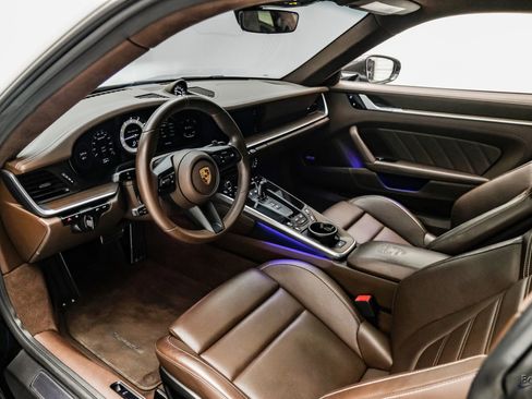 Used 2021 Porsche 911 Turbo S image 2