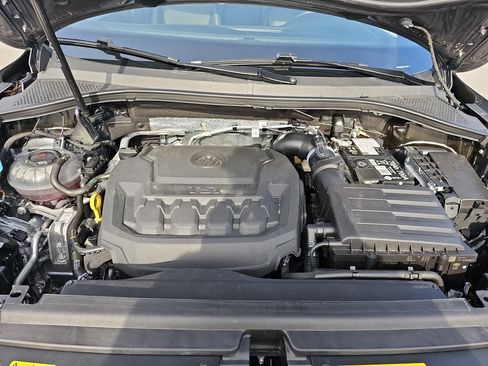 Used 2024 Volkswagen Tiguan SE R-Line image 30