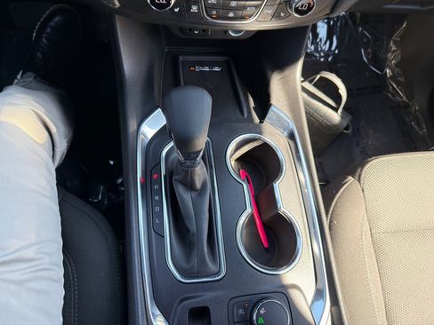 Used 2023 Chevrolet Traverse LT image 33