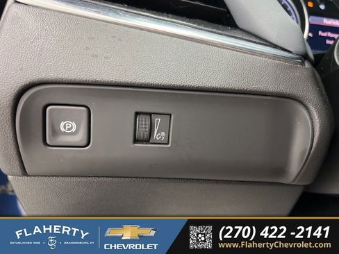 Used 2024 Buick Enclave Essence w/ Experience Buick Package AWD/4WD image 24