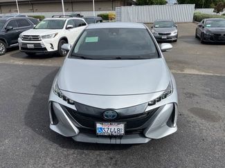 Used 2020 Toyota Prius Prime XLE w/ Carpet Mat Package FWD video 2
