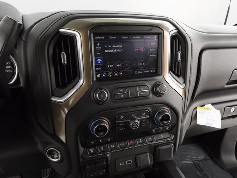 Used 2020 Chevrolet Silverado 2500 High Country w/ Z71 Off-Road Package image 18