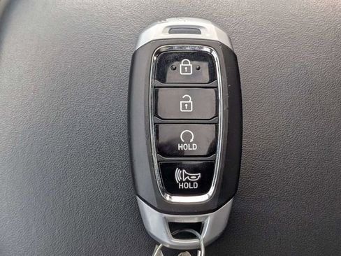 Used 2025 Hyundai Venue SEL FWD image 32