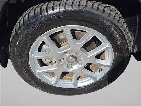 Used 2020 Jeep Renegade Latitude FWD image 23