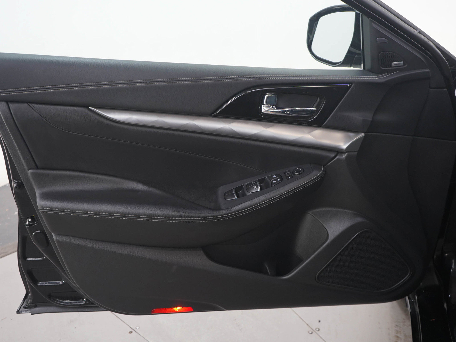 Used 2023 Nissan Maxima SL FWD image 19