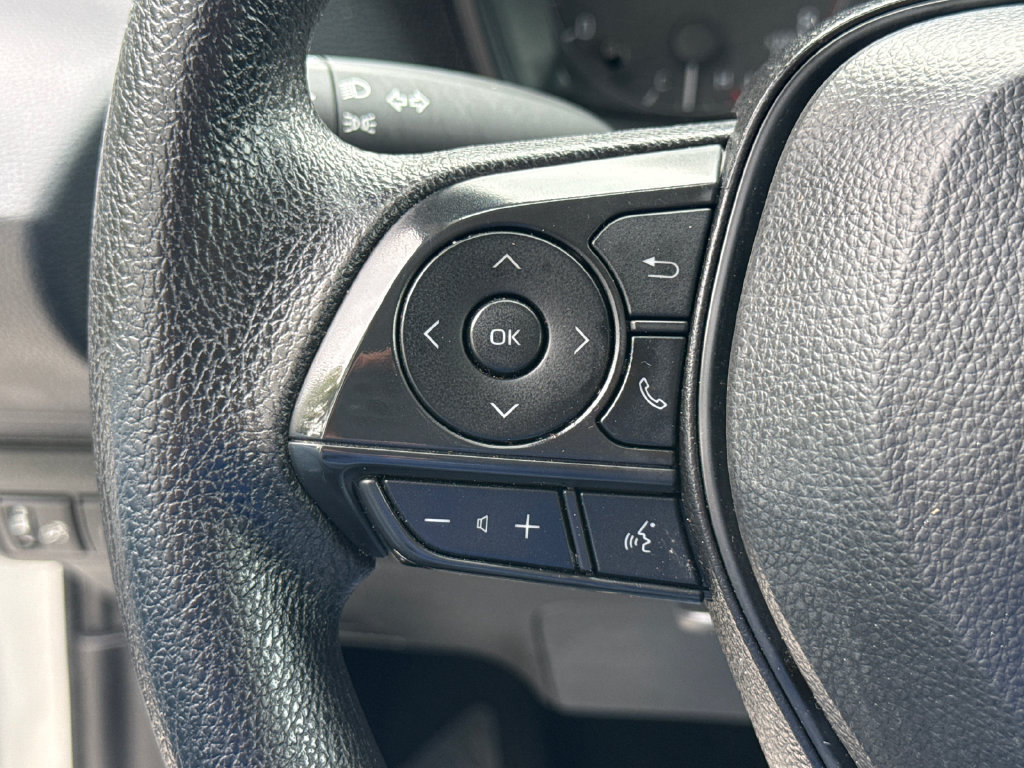 Used 2025 Toyota Corolla LE FWD image 30