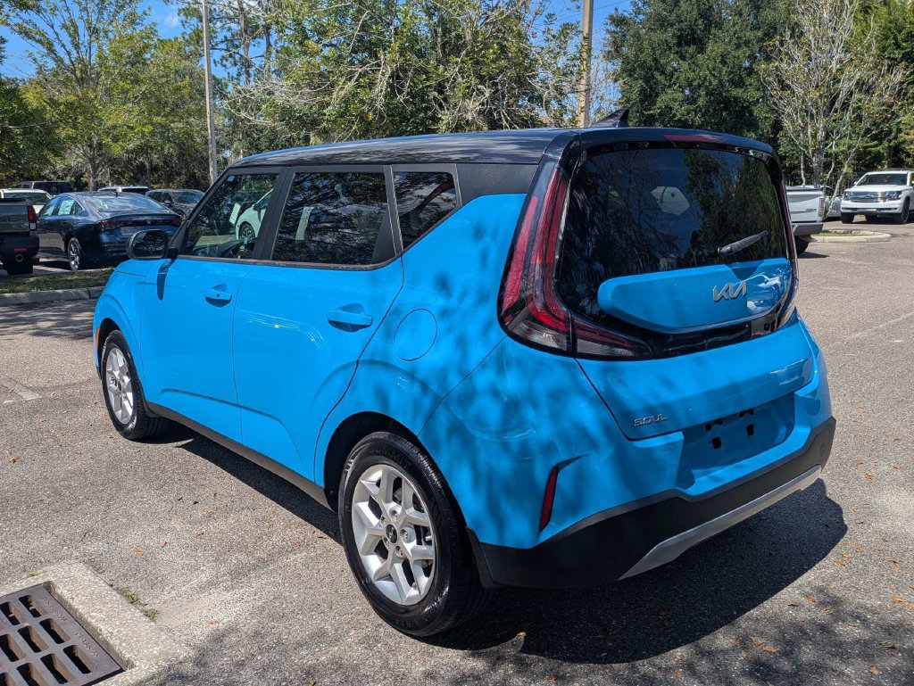 Used 2023 Kia Soul S FWD image 6