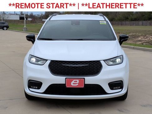 New 2026 Chrysler Pacifica Select w/ S Appearance Package FWD image 2