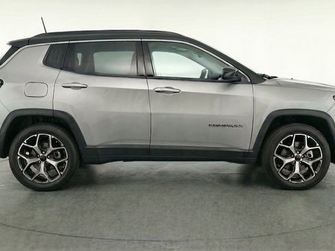 Used 2025 Jeep Compass Limited AWD/4WD image 11