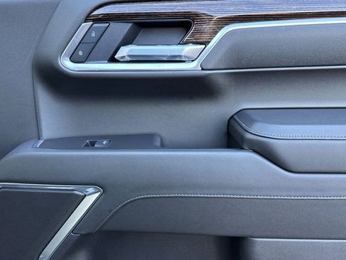 Used 2025 GMC Sierra 1500 Elevation image 21