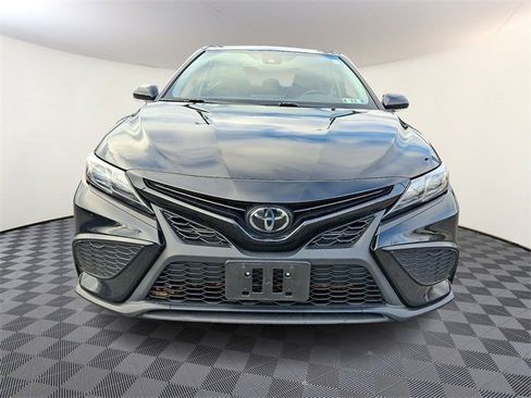 Used 2023 Toyota Camry SE image 2
