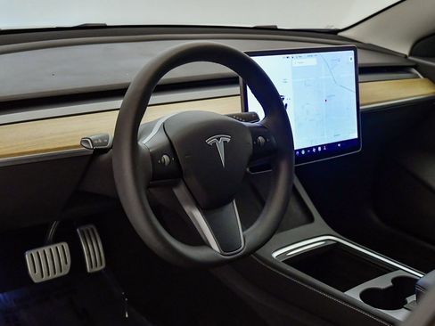 Used 2021 Tesla Model 3 Performance image 18