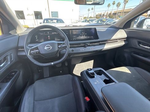 Used 2023 Nissan Ariya AWD image 26