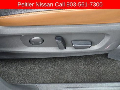 Used 2024 Nissan Pathfinder Platinum FWD image 15