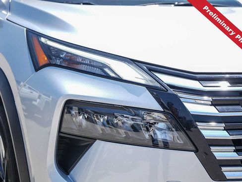 Used 2025 Nissan Rogue SV AWD/4WD image 4