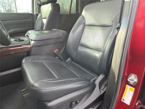 Used 2019 GMC Yukon SLT w/ Open Road Package image 32