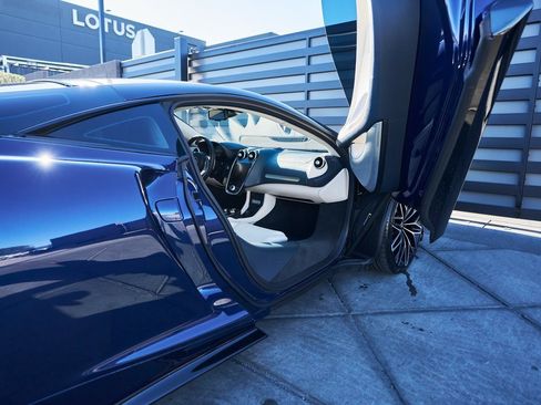 Used 2022 McLaren GT image 27