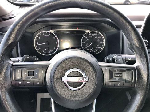Used 2023 Nissan Rogue S image 14