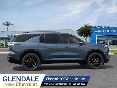 New 2026 Chevrolet Traverse RS w/ LPO, Floor Liner Package FWD image 5