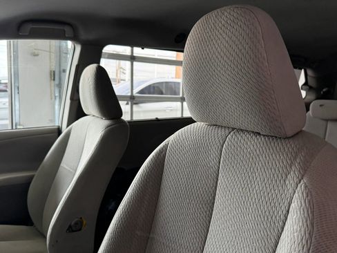 Used 2012 Toyota Sienna LE FWD image 10