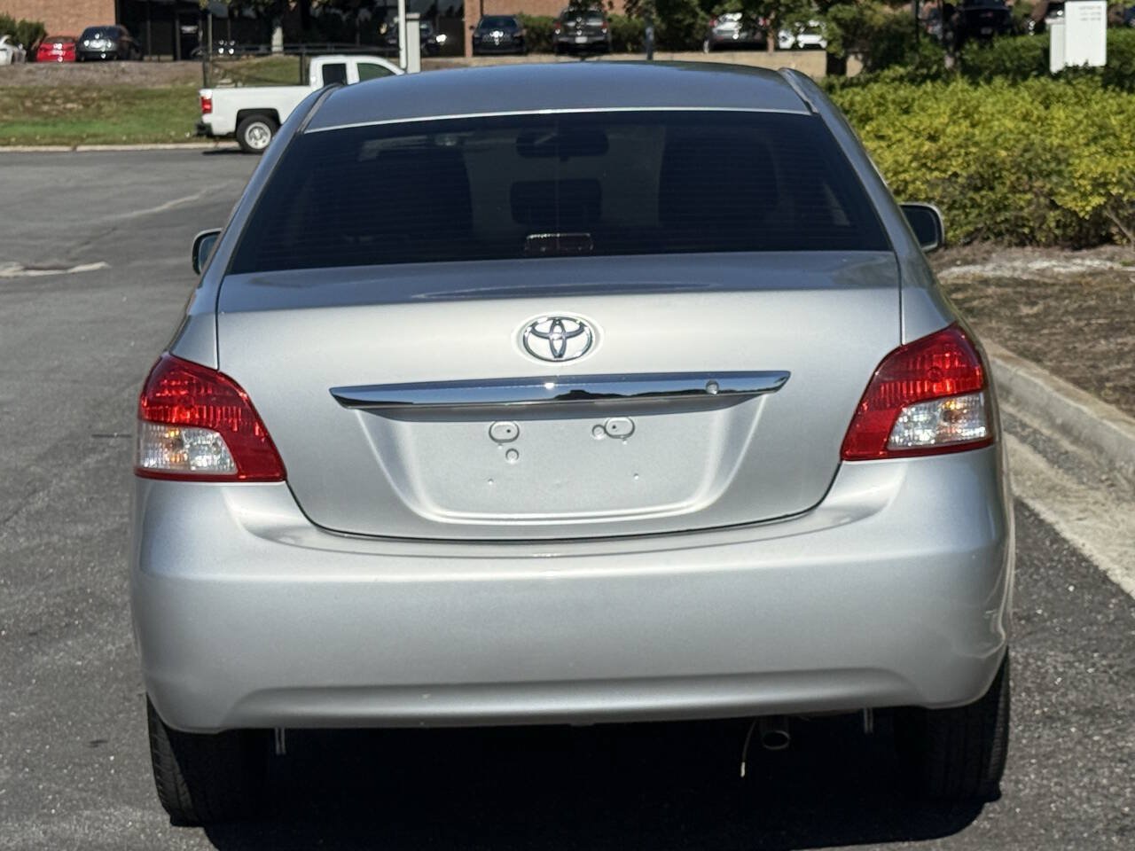 Used 2012 Toyota Yaris Sedan FWD image 5
